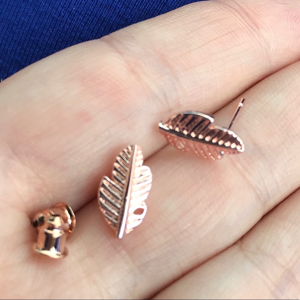NEW!๐๐ROSE๐๐GOLDEN FEATHERS!๐๐TINY! SO CUTE! - Picture 6 of 8